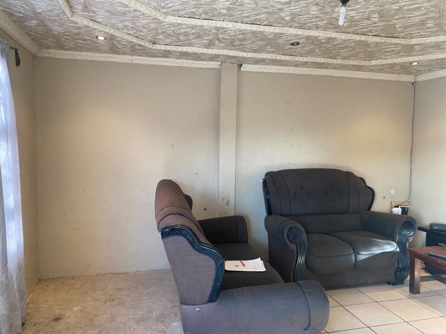3 Bedroom Property for Sale in Umrhabulo Triangle Western Cape